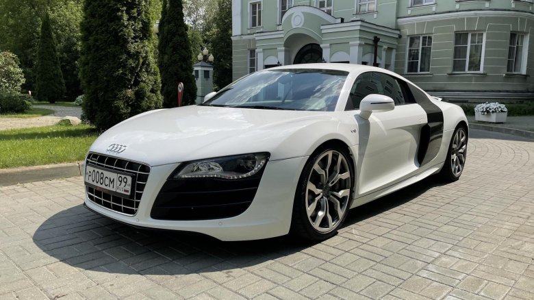 Машина audi r 8