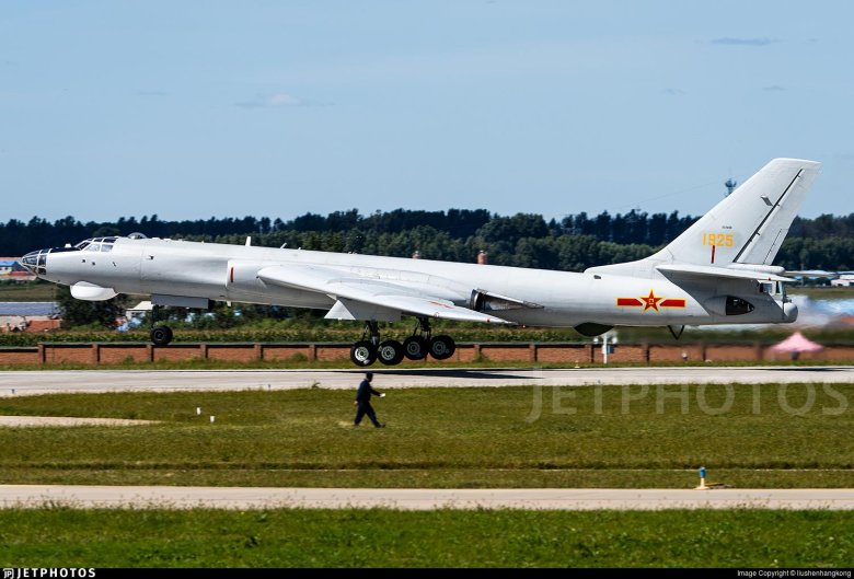 Китайский бомбардировщик xian h 6k