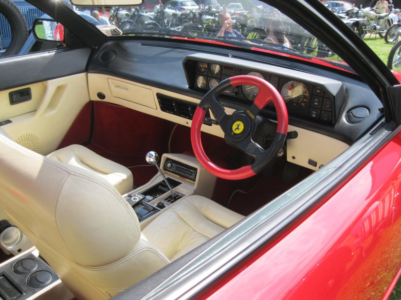 Ferrari 328 gts interior