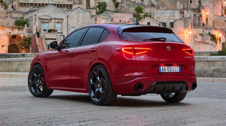 Alfa romeo stelvio quadrifoglio