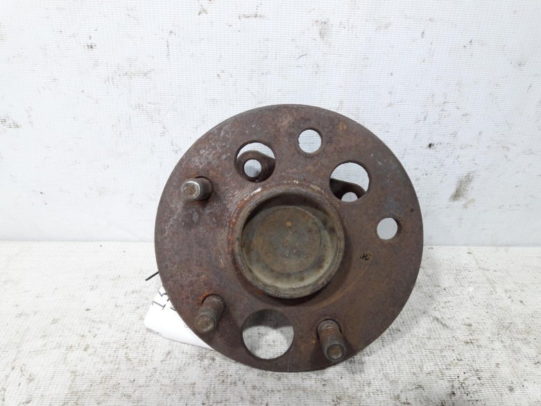 Ступица задняя toyota auris