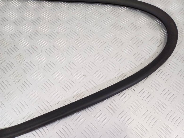 Уплотнительная резинка для дверей