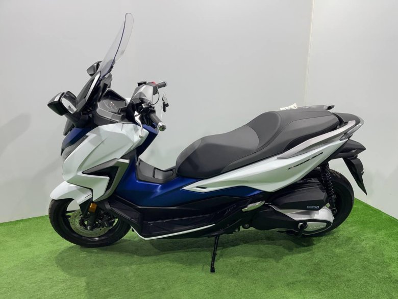 Honda forza 250