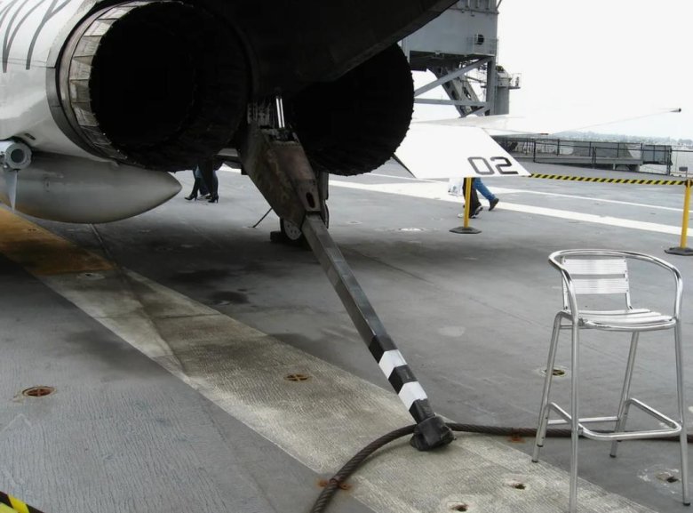 Тормозной гак су-33