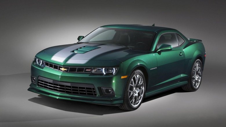 Chevrolet camaro зеленый