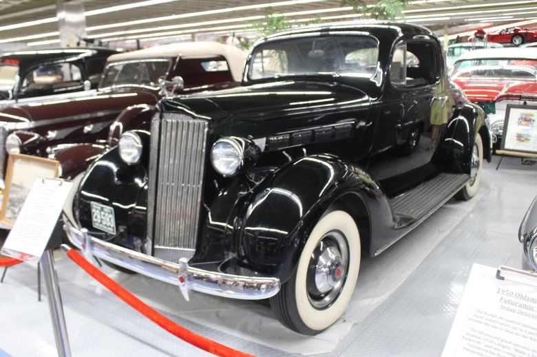 Автомобиль паккард