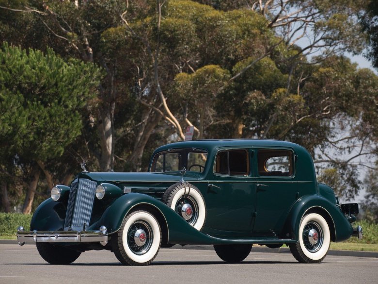 Packard 12 sedan