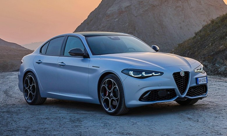 Новая alfa romeo giulia 2023
