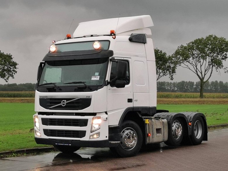 Тягач вольво