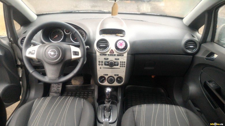 Opel corsa 2007 салон