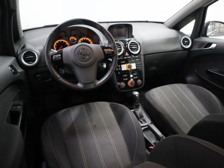 Опель корса 2012