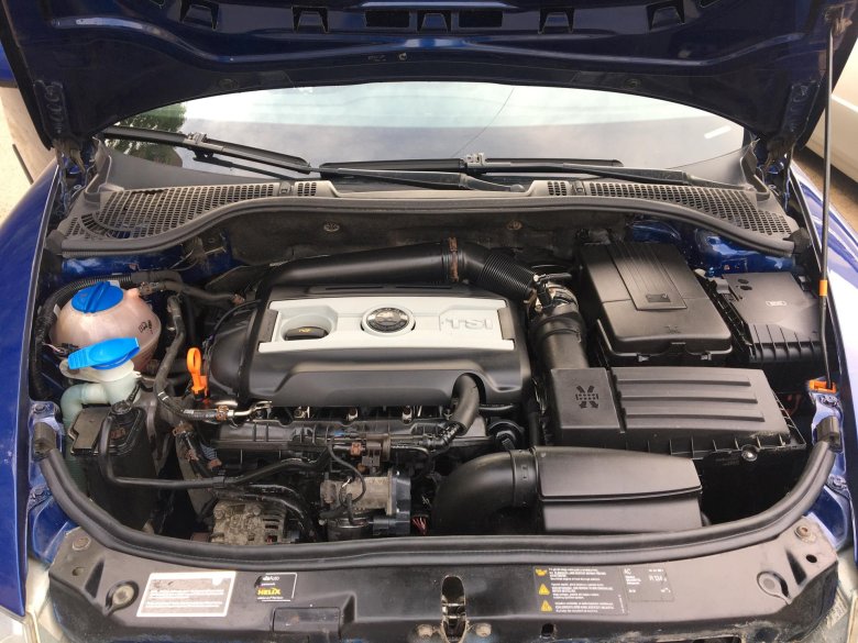 Шкода октавия моторный отсек