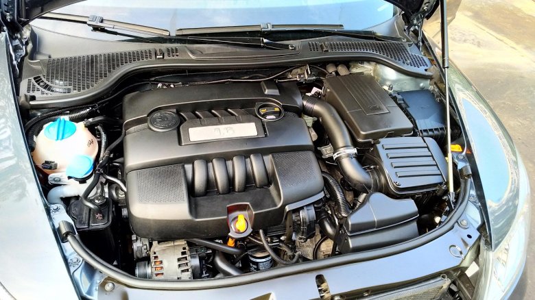 Шкода октавия а5 1.6 подкапотка