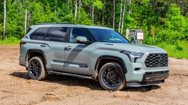 Тойота секвойя 2023