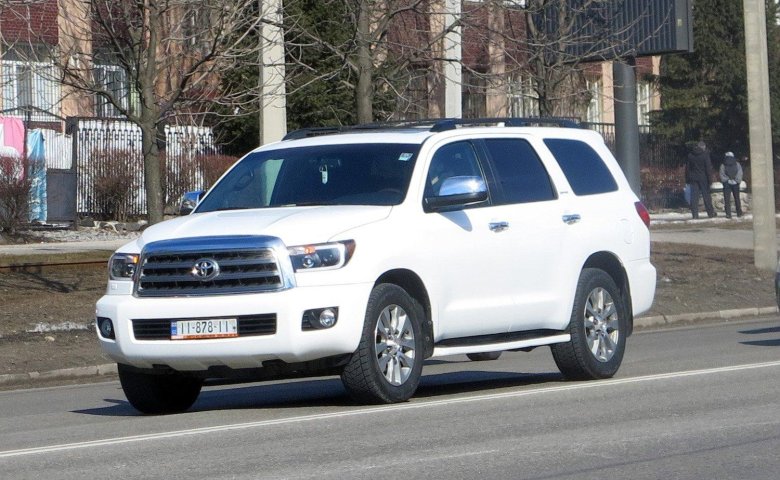 Тойота секвойя 2021