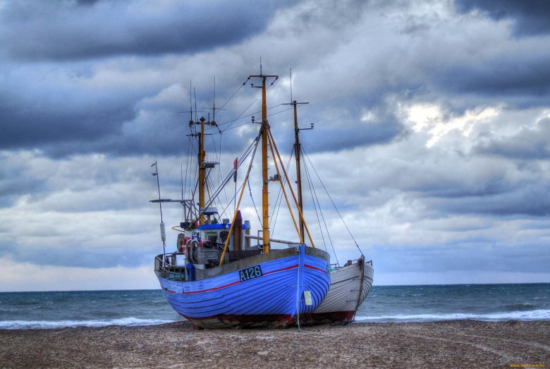 Морской рыболовецкий баркас