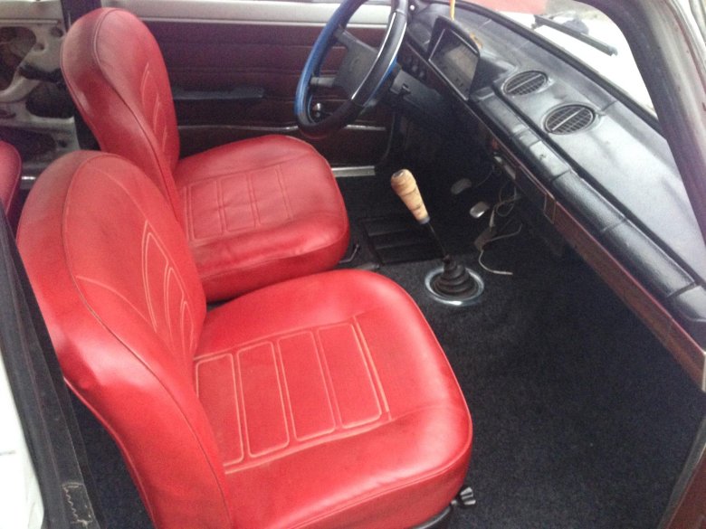 Ваз 2106 красный салон