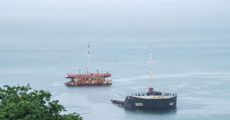 Затонувший сухогруз в феодосии