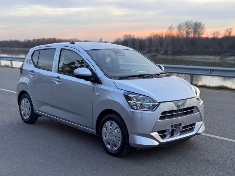 Daihatsu mira e