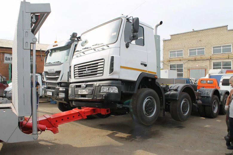 Седельный тягач маз