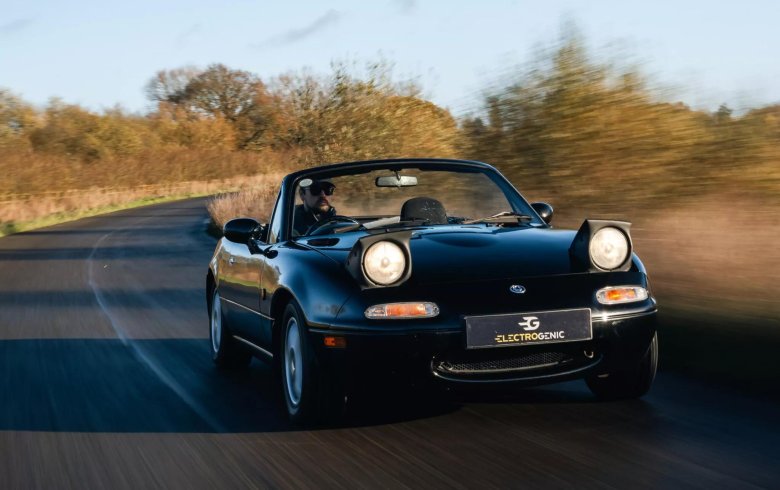 Мазда родстер