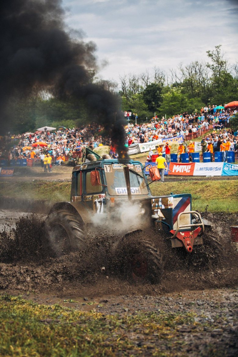 Трактор бизон