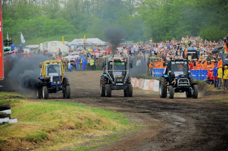 Трактора бизон трек шоу