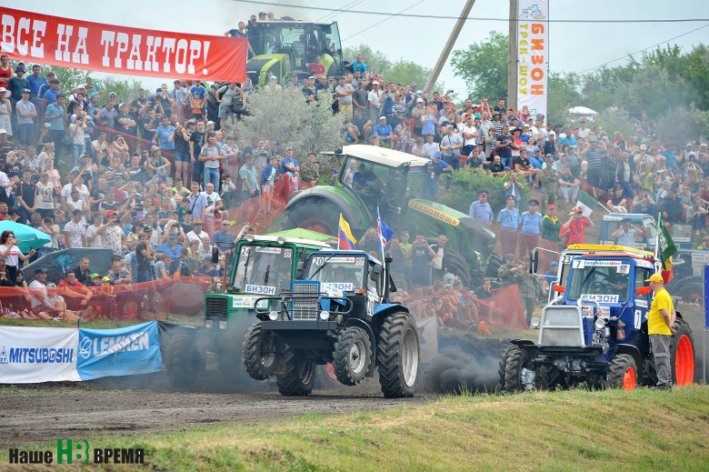 Гонки на тракторах по бездорожью