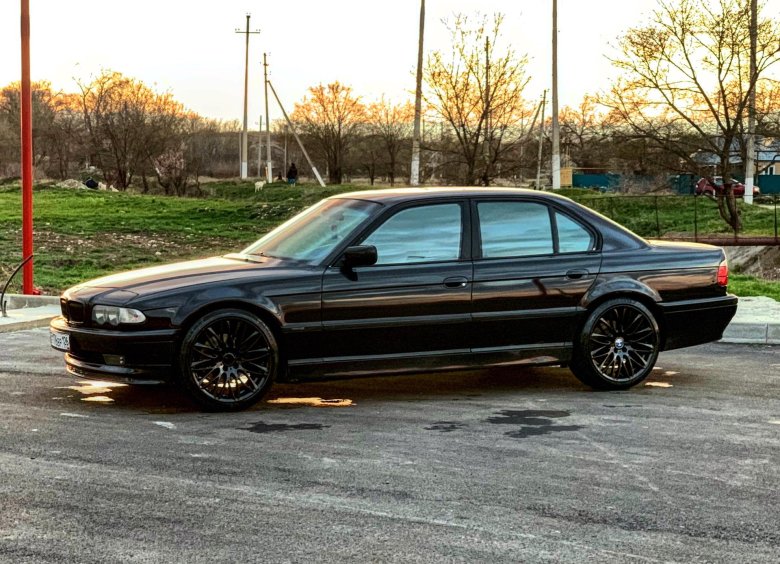 Bmw e38 740i