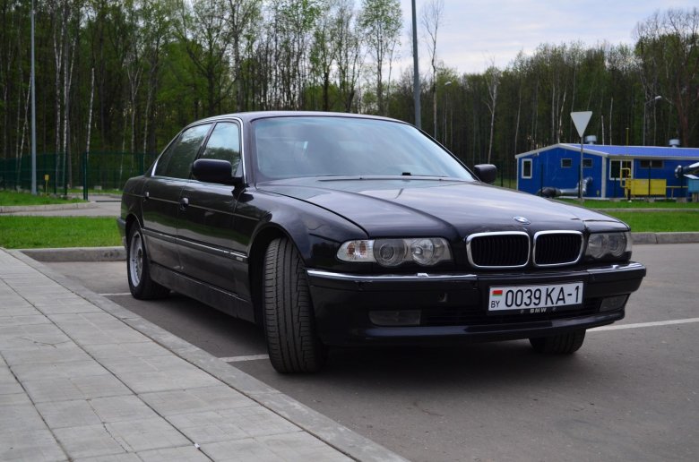 Бмв 7 1999