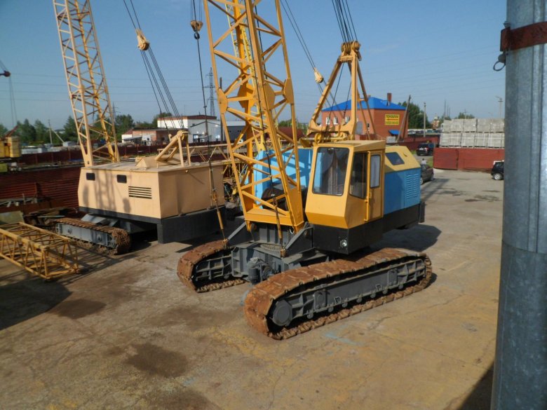 Гусеничный кран мкг-25