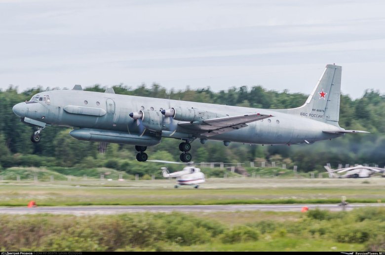 Самолет ил -20м