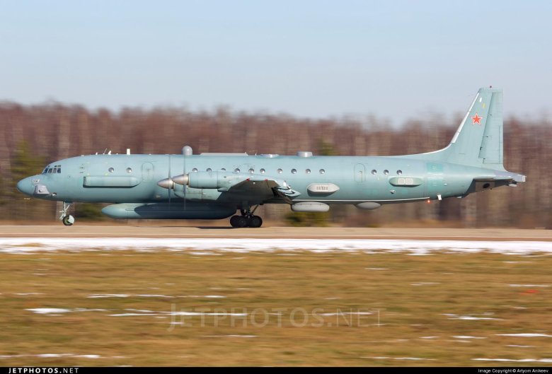 Самолет ил -20м