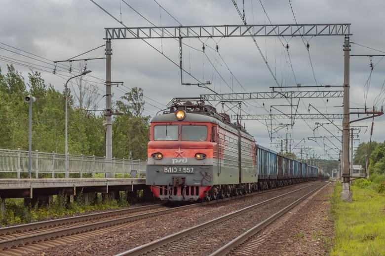 Поезд локомотив