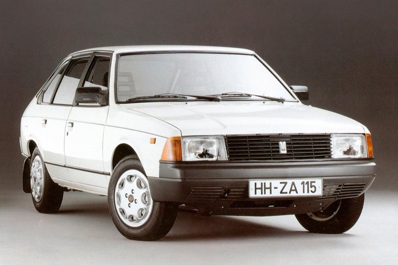 Автомобиль москвич 2141