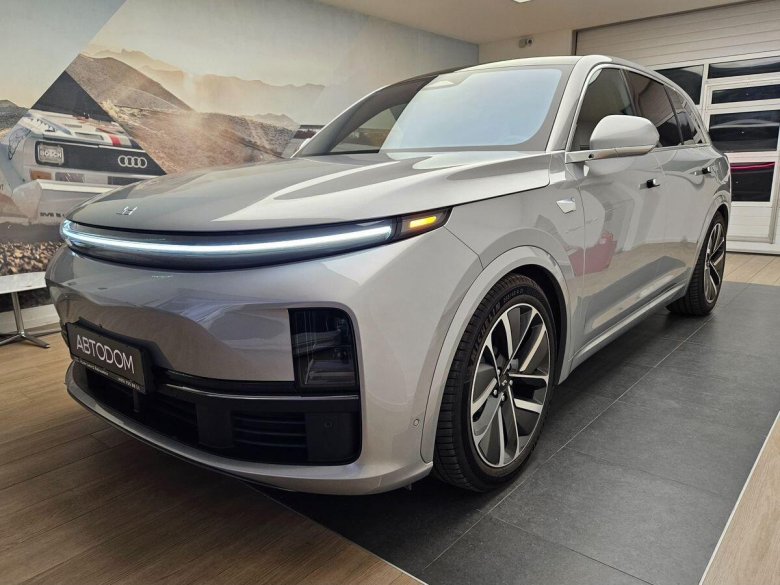 Ли 9 китайский электромобиль