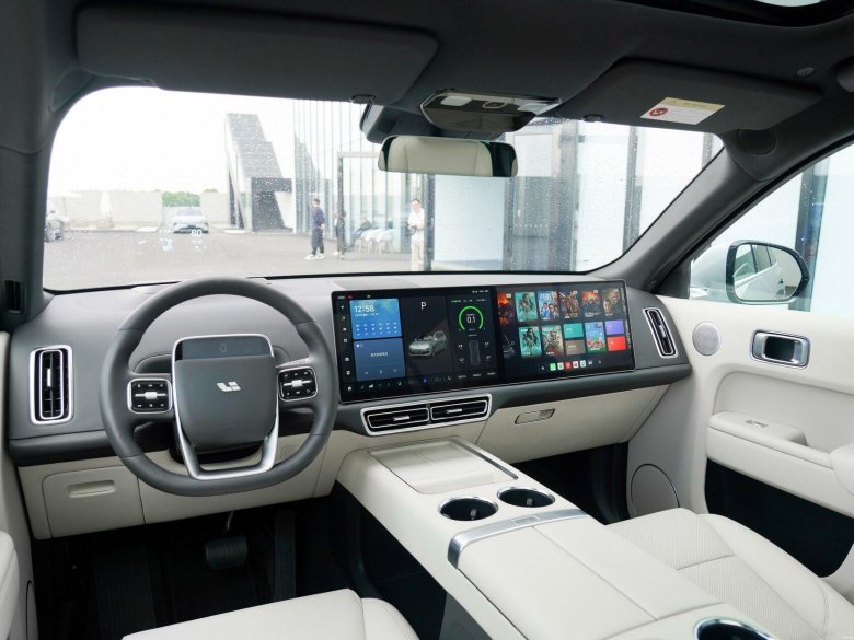 Китайская машина lixiang l9