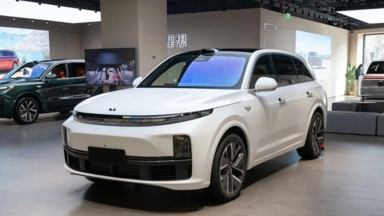 Китайская машина lixiang