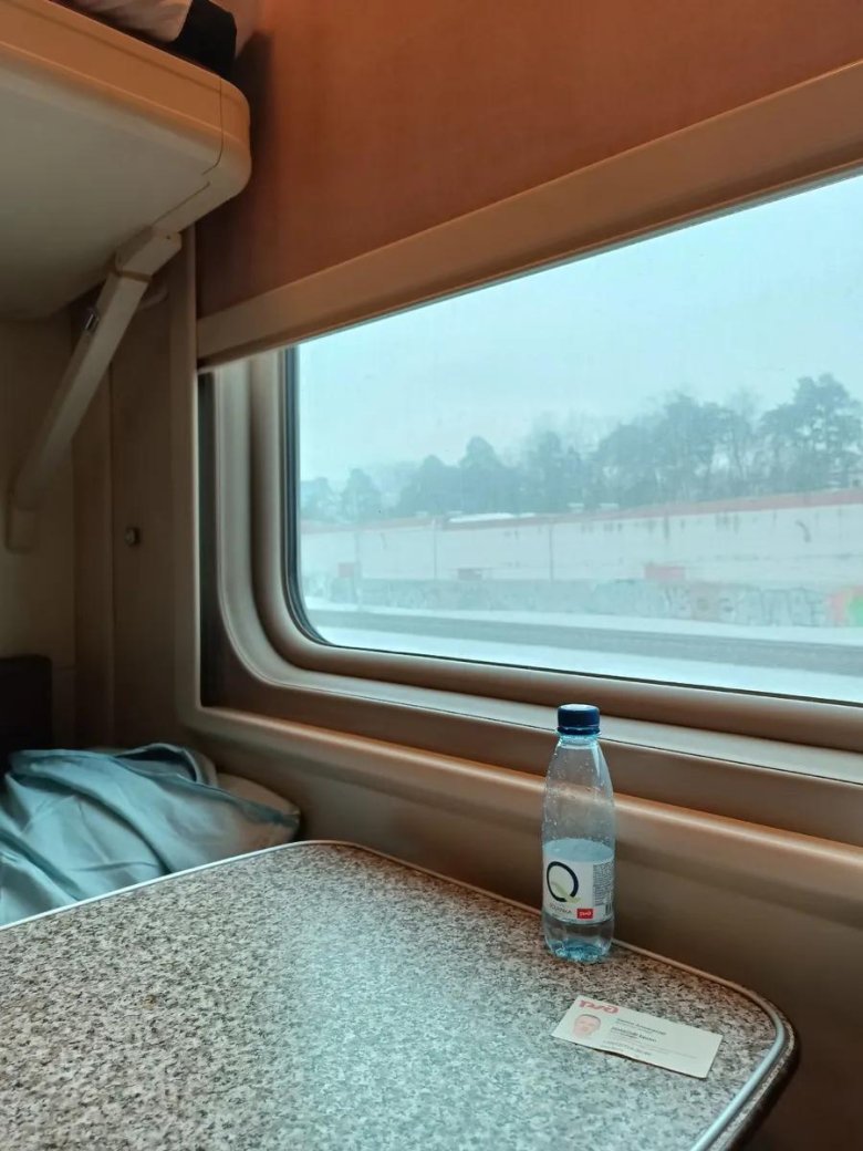 Фирменный поезд россия 001м владивосток москва