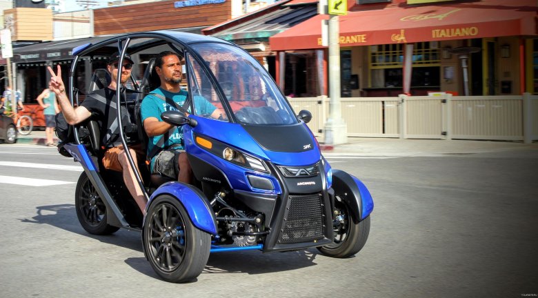 Трицикл с автомобильной посадкой