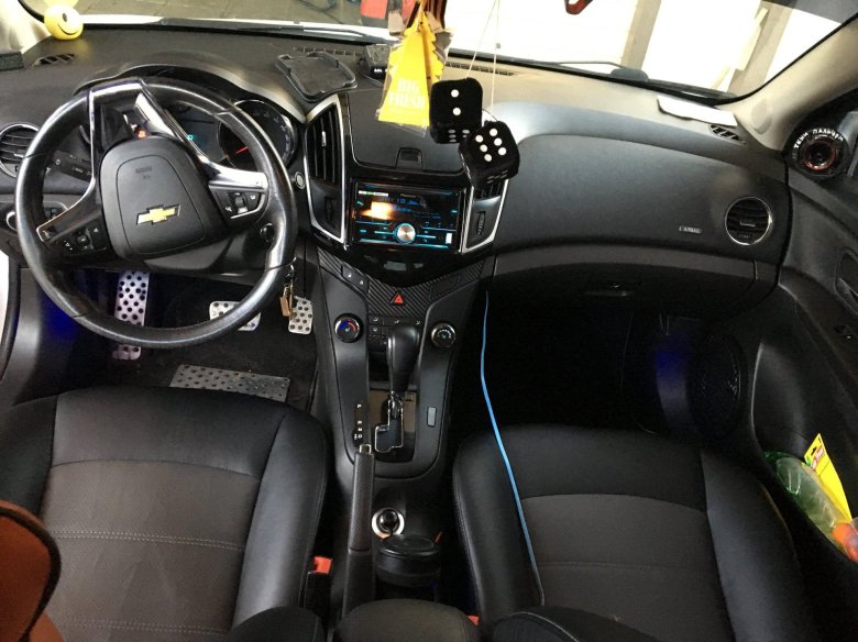 Chevrolet cruze 2012 хэтчбек салон