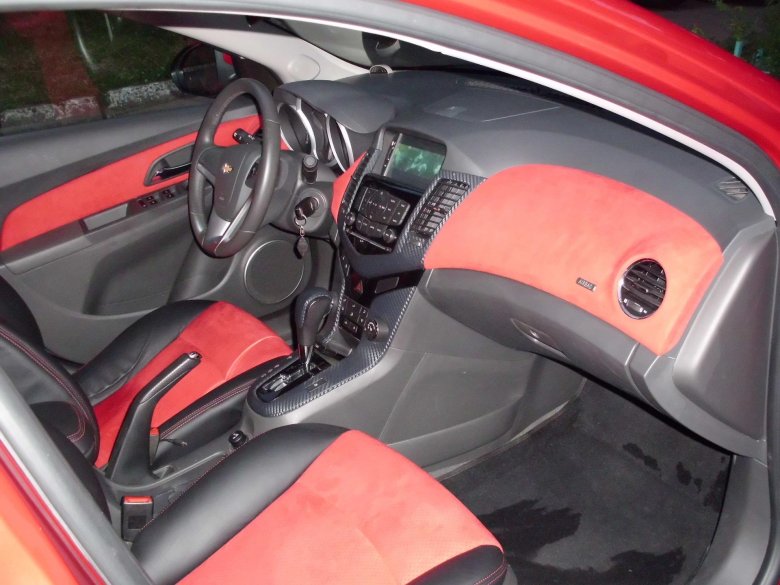 Красный салон шевроле круз