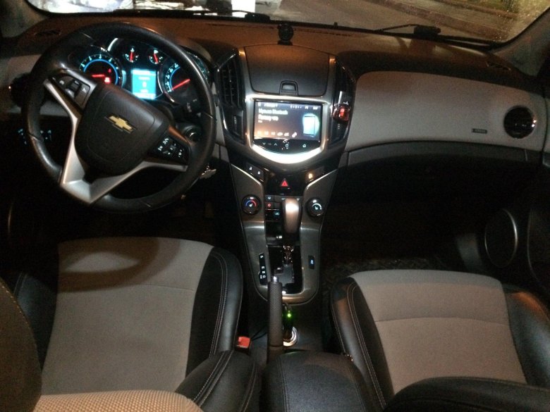 Шевроле круз 1.8 салон