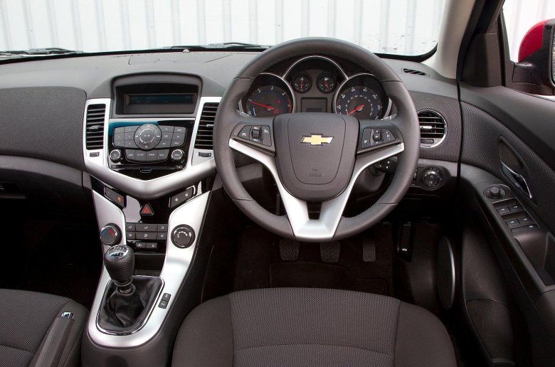Chevrolet cruze 2012 хэтчбек