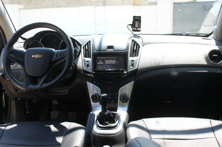 Шевроле круз серый салон