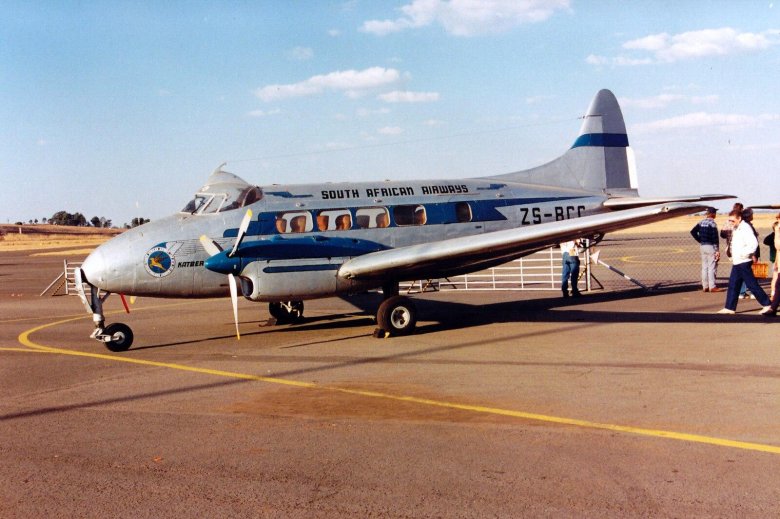 De havilland dh-104 dove