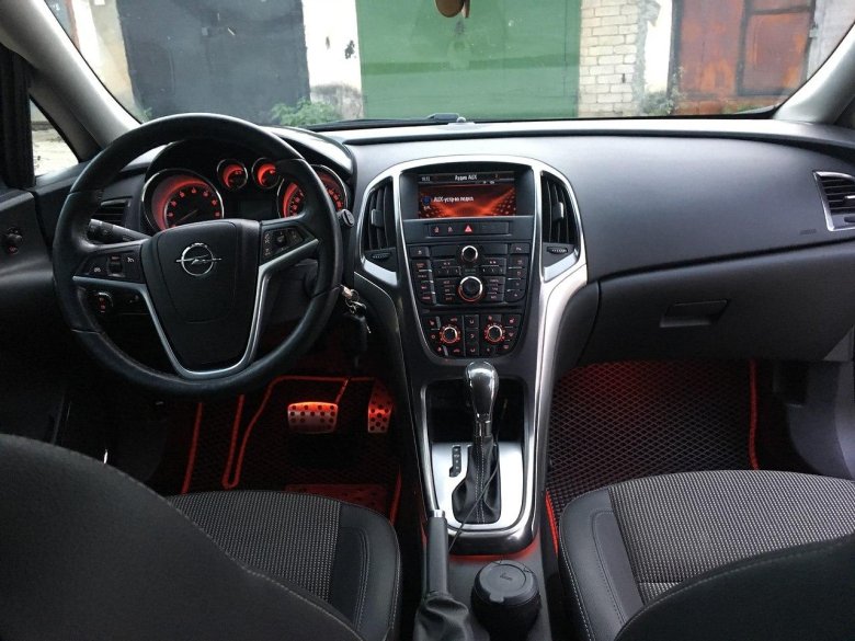 Опель астра седан 2013 салон