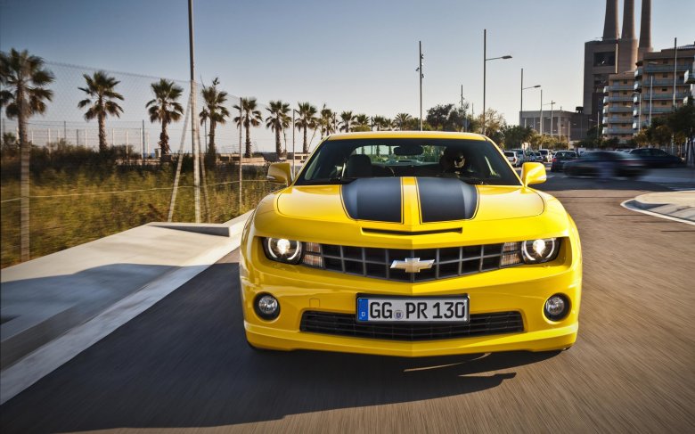 Chevrolet camaro желтый