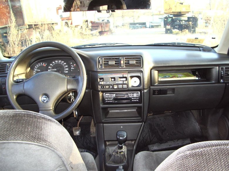 Опель вектра 1991 салон