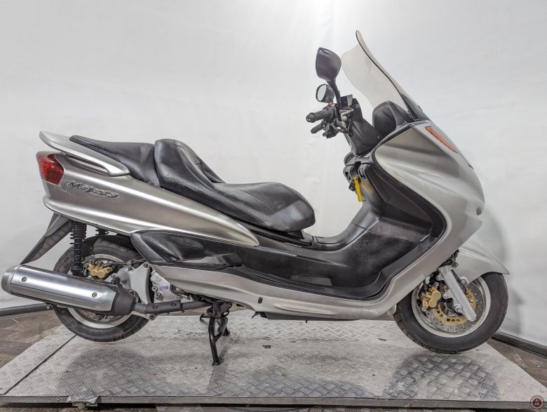 Suzuki skywave 400